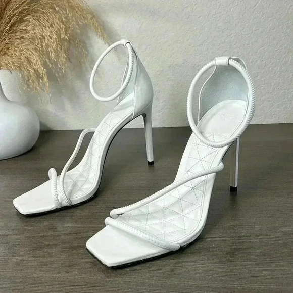 Schutz Gaiah Leather Sandals Size 9.5B - Picture 1 of 14